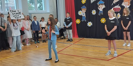 Powiększ grafikę: zakonczenie-roku-szkolnego-klas-iv-vii-630341.jpg