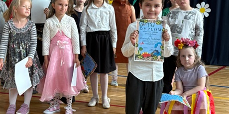 Powiększ grafikę: zakonczenie-roku-w-oddziale-przedszkolnym-628518.jpg