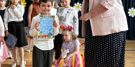 Powiększ grafikę: zakonczenie-roku-w-oddziale-przedszkolnym-628519.jpg