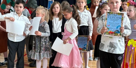 Powiększ grafikę: zakonczenie-roku-w-oddziale-przedszkolnym-628527.jpg