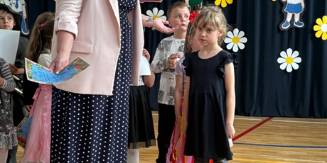 Powiększ grafikę: zakonczenie-roku-w-oddziale-przedszkolnym-628540.jpg
