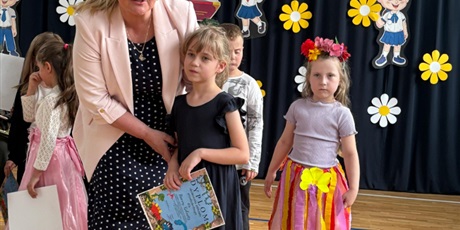 Powiększ grafikę: zakonczenie-roku-w-oddziale-przedszkolnym-628543.jpg