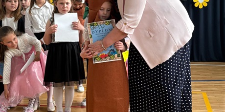 Powiększ grafikę: zakonczenie-roku-w-oddziale-przedszkolnym-628546.jpg