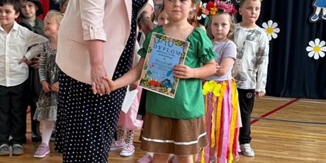 Powiększ grafikę: zakonczenie-roku-w-oddziale-przedszkolnym-628550.jpg