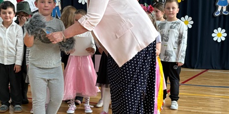 Powiększ grafikę: zakonczenie-roku-w-oddziale-przedszkolnym-628558.jpg