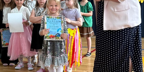 Powiększ grafikę: zakonczenie-roku-w-oddziale-przedszkolnym-628570.jpg