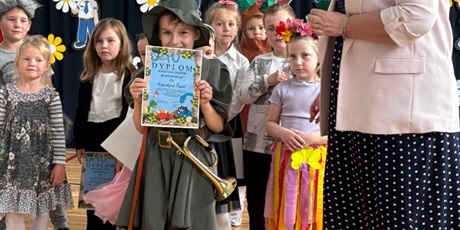 Powiększ grafikę: zakonczenie-roku-w-oddziale-przedszkolnym-628574.jpg